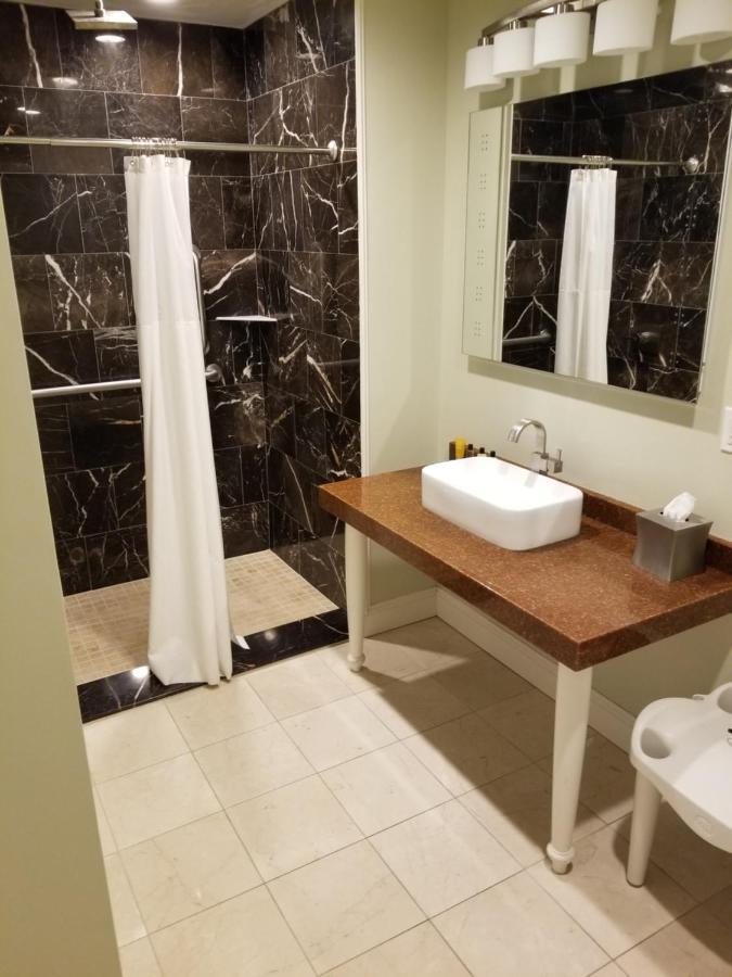 The Gin Hotel, Ascend Collection Hotel 4*