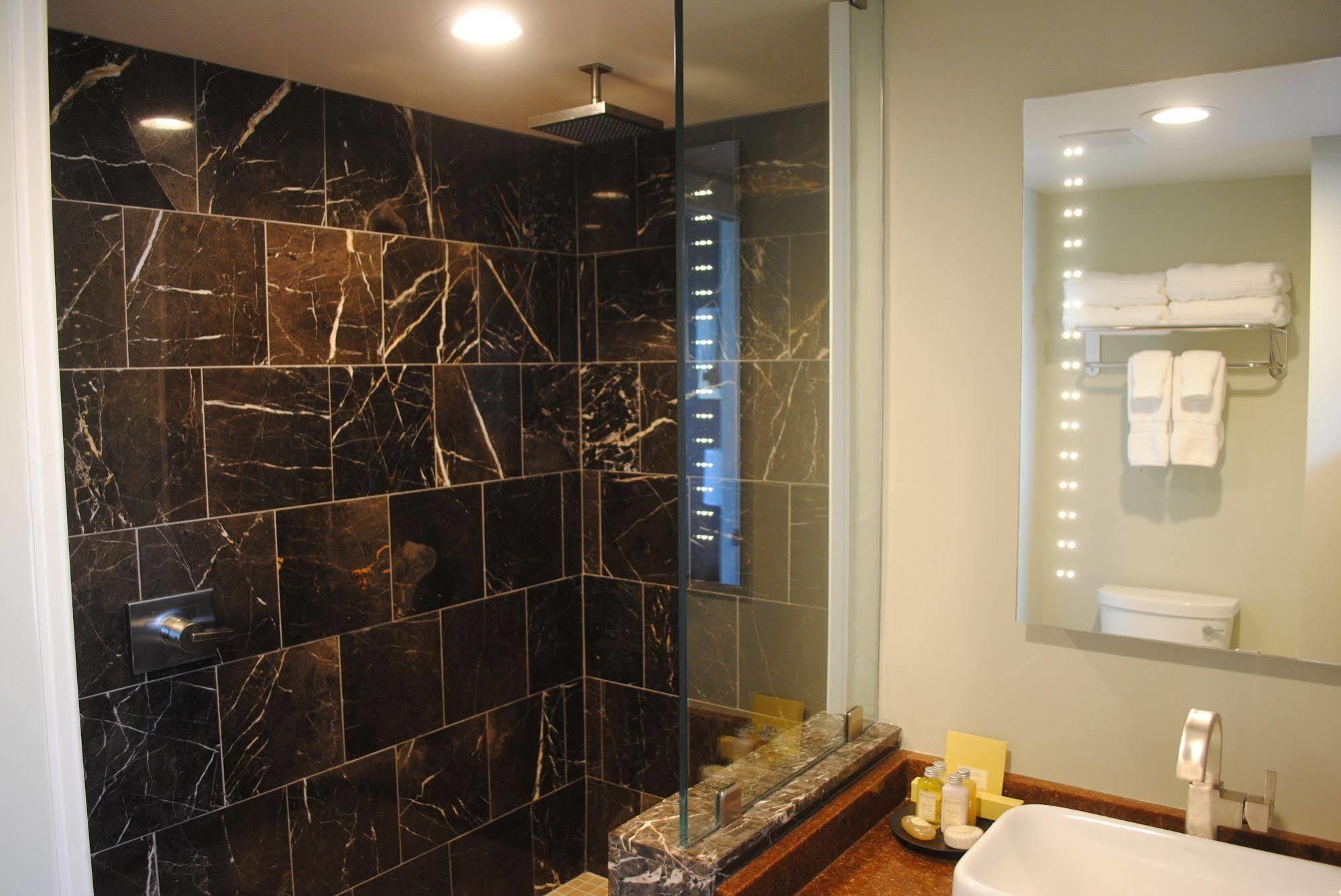 The Gin Hotel, Ascend Collection Hotel